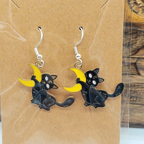 Jewelry - Black Kitty Cat Hugging Moon Earrings